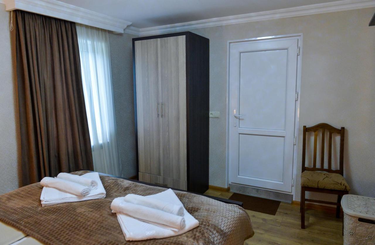 ホテル Cozy House クタイシ エクステリア 写真