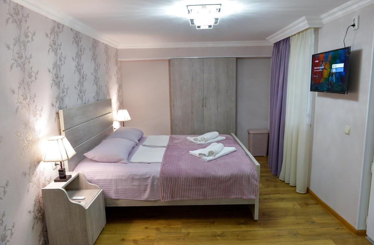 ホテル Cozy House クタイシ エクステリア 写真